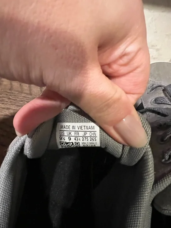 adidas Gray Canvas Sneakers with Black Stripes and White Sole - Picture 4 of 4